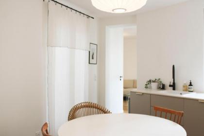 Love nest of 45 m quiet and completely renovated - image 11