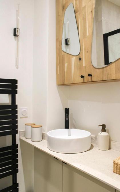Love nest of 45 m quiet and completely renovated - image 16