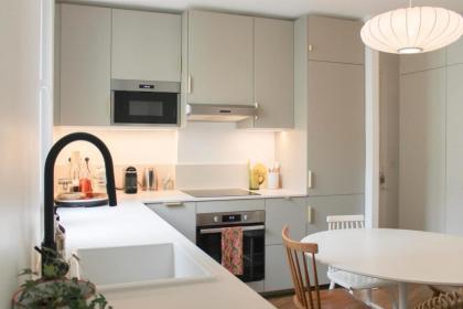 Love nest of 45 m quiet and completely renovated - image 5
