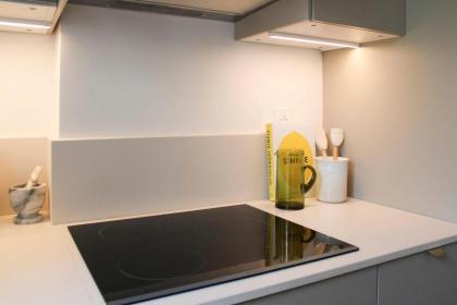 Love nest of 45 m quiet and completely renovated - image 8