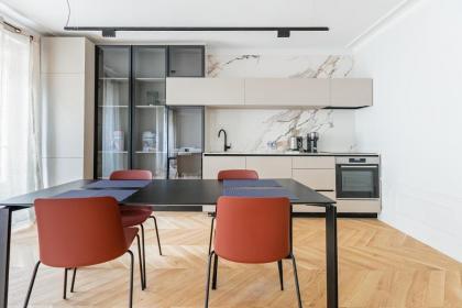 Luxury Living in Trocadéro - image 11