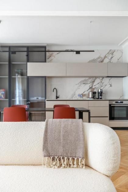 Luxury Living in Trocadéro - image 15