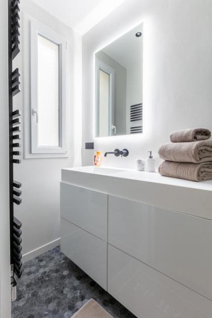 Luxury Living in Trocadéro - image 18