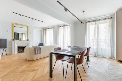 Luxury Living in Trocadéro - image 20