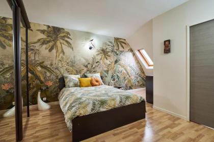 amazing place 4 person Paris 8 Paris