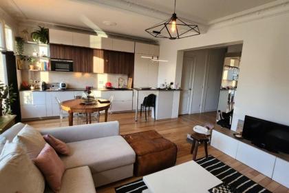 Gorgeous Riverfront 1BD Apartment Eiffel Tower! - image 13