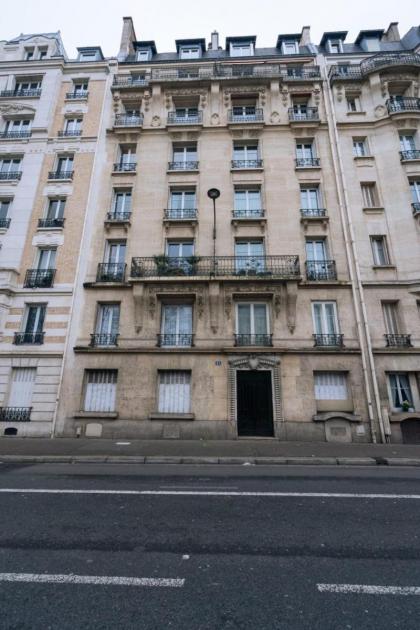 Gorgeous Riverfront 1BD Apartment Eiffel Tower! - image 16