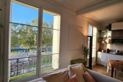 Gorgeous Riverfront 1BD Apartment Eiffel Tower! - image 18