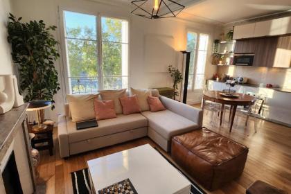 Gorgeous Riverfront 1BD Apartment Eiffel Tower! - image 19