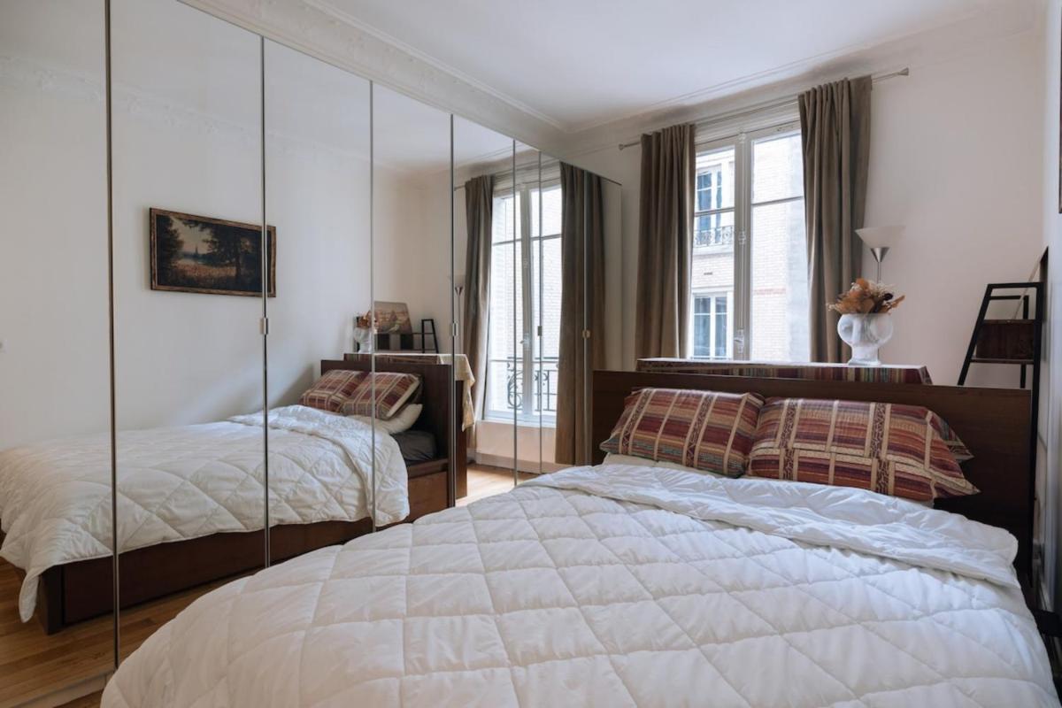 Gorgeous Riverfront 1BD Apartment Eiffel Tower! - image 3