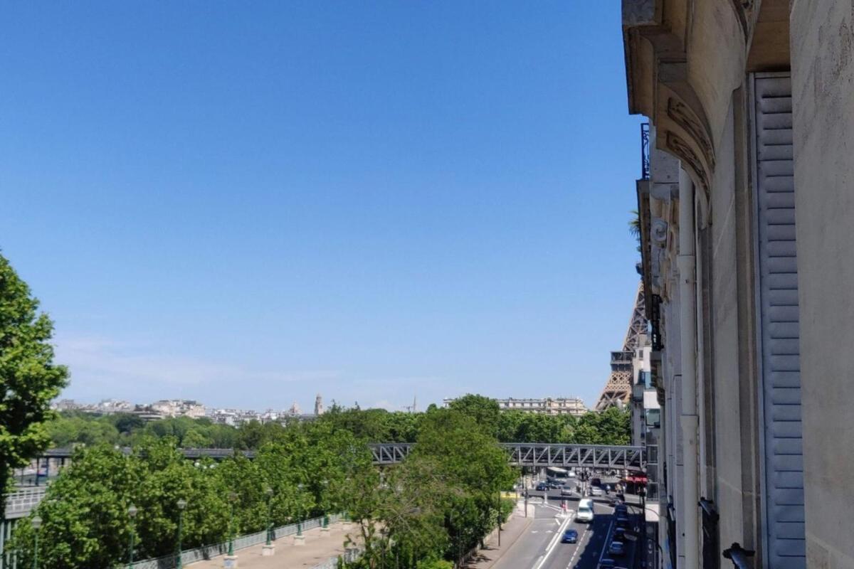 Gorgeous Riverfront 1BD Apartment Eiffel Tower! - image 4