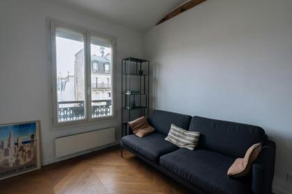 Peaceful and Stylish Apart MontmartreBatignolles - image 6