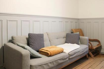 Spacious and practical apartment in Paris 18th - image 10
