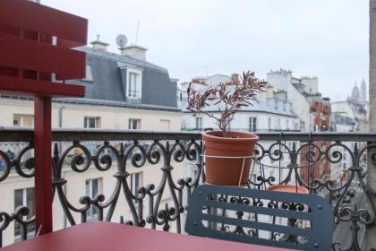 Spacious and practical apartment in Paris 18th - image 20