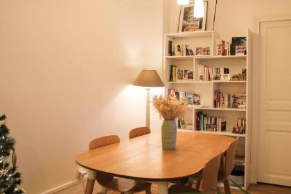 Spacious and practical apartment in Paris 18th - image 5
