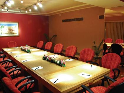 Avari Lahore Hotel - image 9