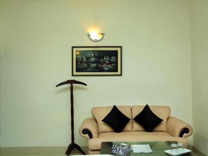 Royal Elegance Hotel - image 10