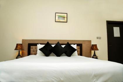Royal Elegance Hotel - image 2
