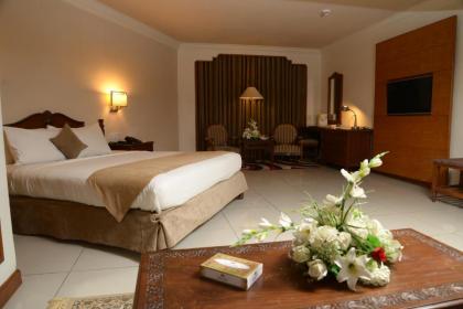 Regent Plaza Hotel & Convention Center - image 12