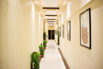 Royal Inn Hotel - image 11