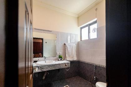 Shelton Guest House - image 15