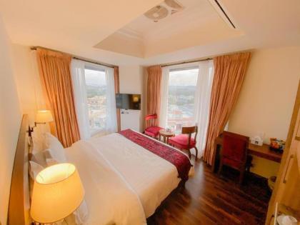 Esquire Hotels & Apartments - image 9