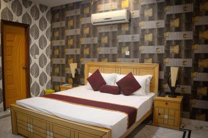 Mall View Hotel - image 11