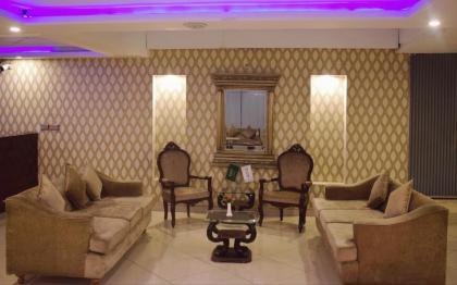 Grand Millennium Hotel - image 18