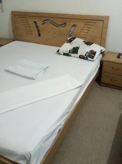 Rehaish Inn Model Colony - image 2
