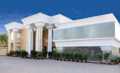Hotel One Tariq Road - image 1