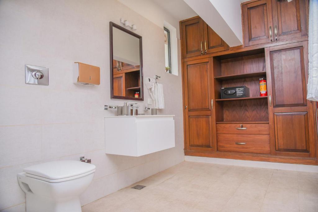 Orchards Cottage Hotel - image 7