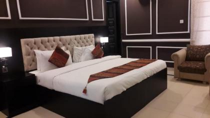 The Riviera - image 2