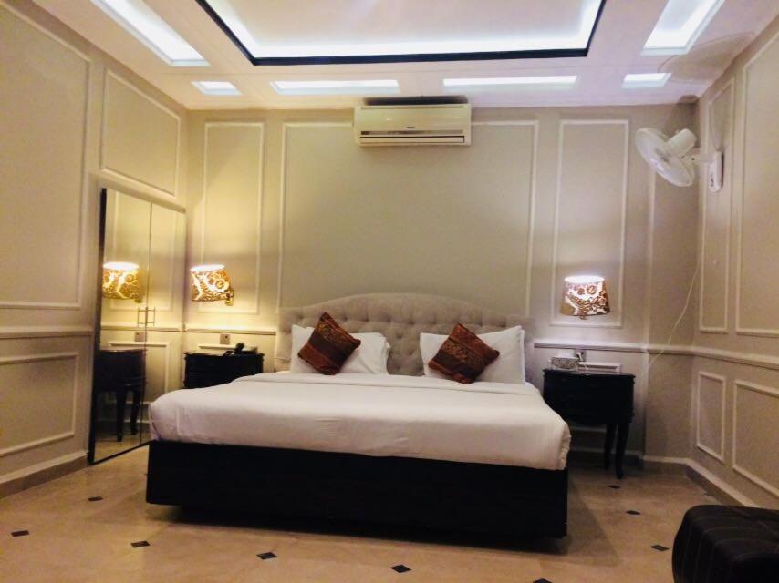 The Riviera - image 6