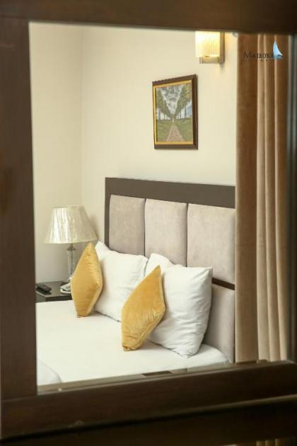 Mairona Hotel Gulberg - image 11