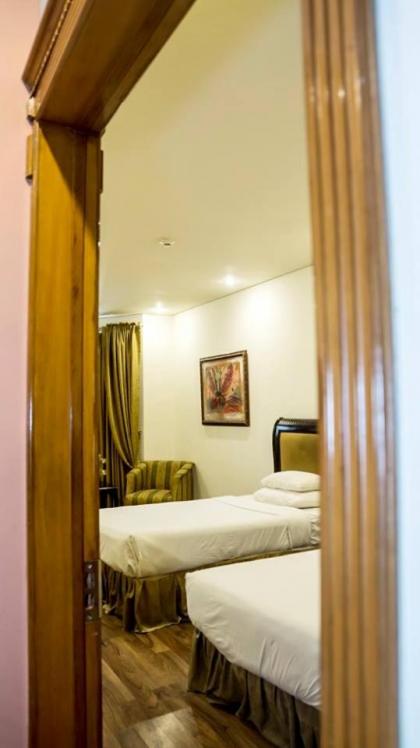 Regency Inn Hotels - image 5