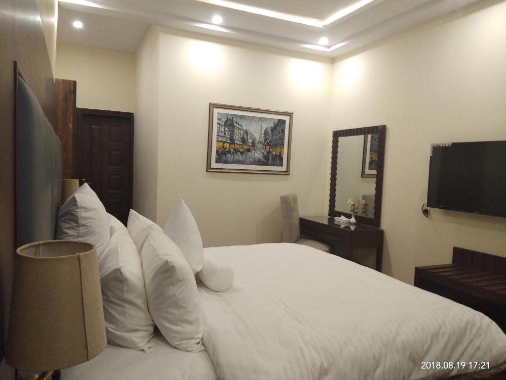S Chalet Multan - image 6