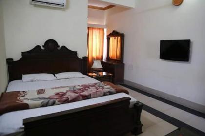 New Pride Hotel - image 7