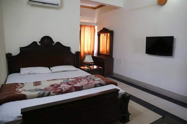 New Pride Hotel - image 7