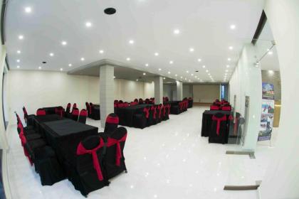 Karakuram Hotel & Restaurant - image 13