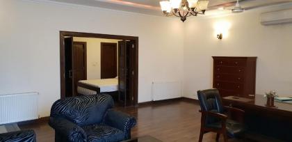 Reina Boutique Hotel - image 11