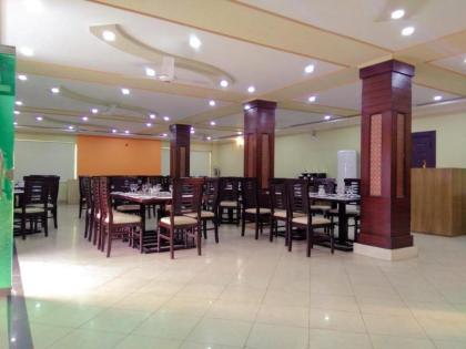 Hotel Crown Inn - image 11