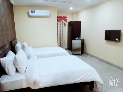 Hotel Crown Inn - image 14