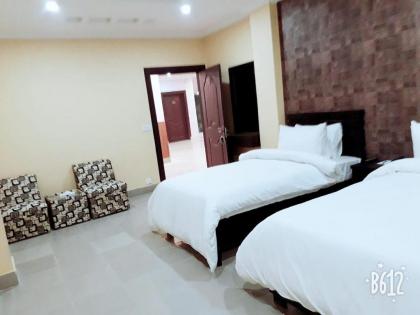 Hotel Crown Inn - image 17