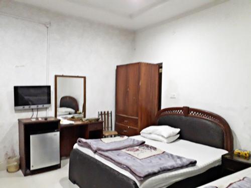Gulberg View Hotel - Main Market - image 7