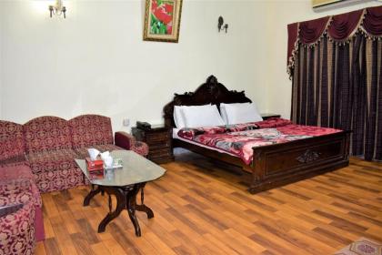 The City Lodge - image 11
