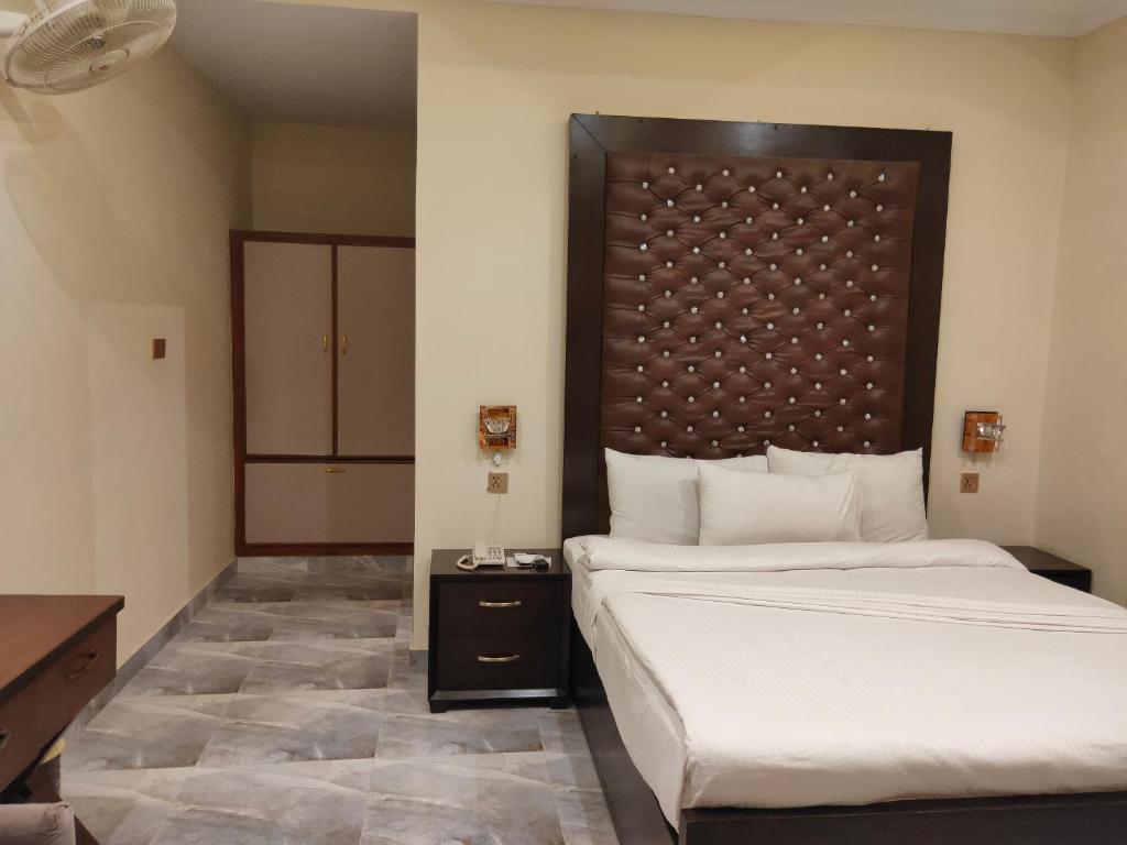 HOTEL S.R. Lounge - image 6