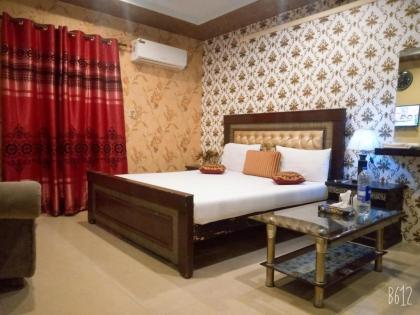 Hotel Paradise Plus - image 1