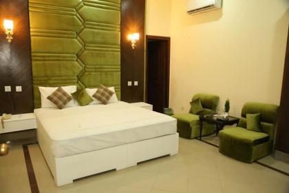 Hotel Pak Continental - image 1