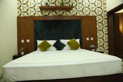 Hotel Pak Continental - image 10