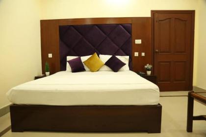 Hotel Pak Continental - image 11
